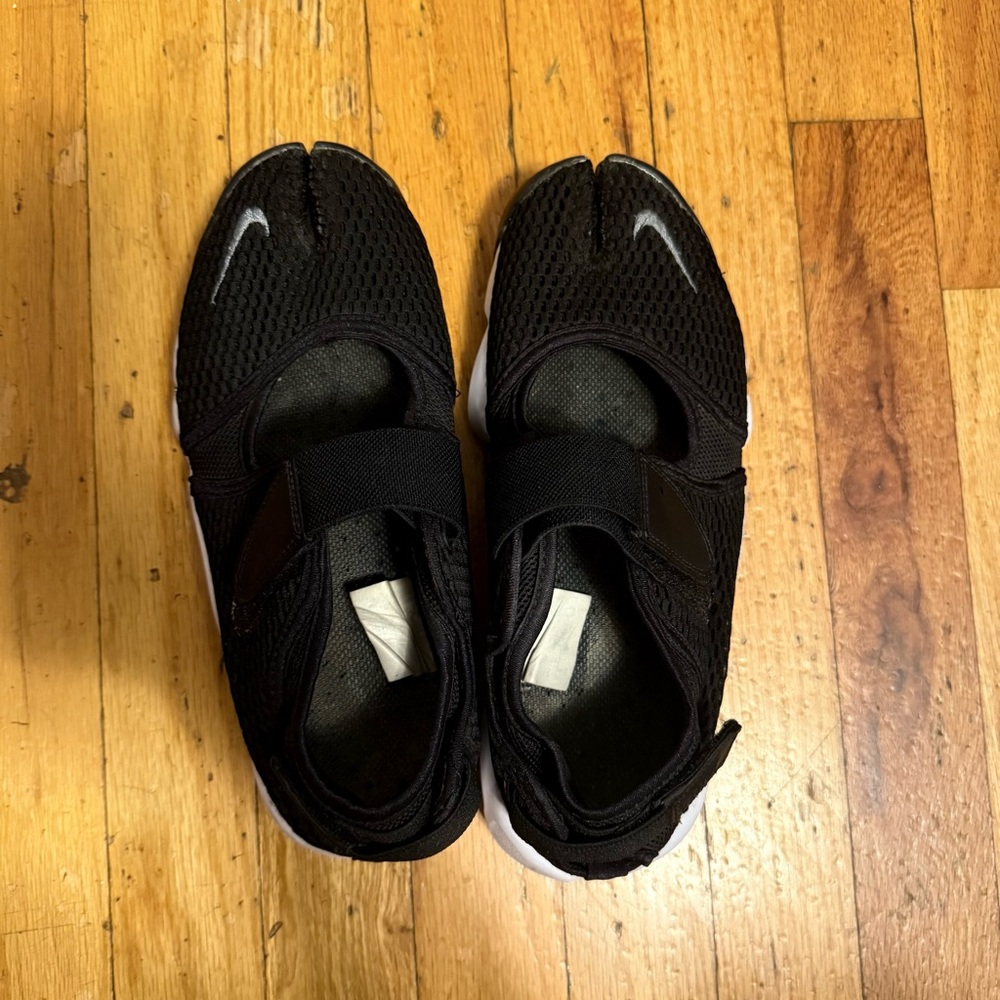 Nike air rift women us 8 tabi